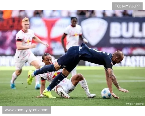 柏林联合球迷高歌施压，莱比锡球员传球失误增多